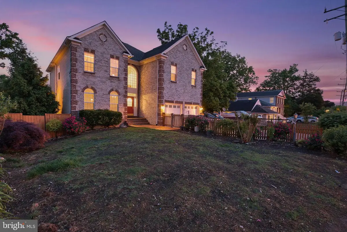 2914 Popkins Ln, Alexandria, VA 22306 - #1