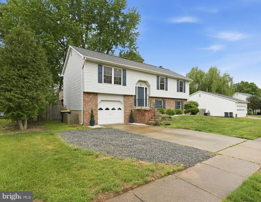 14723 Jarnigan St, Centreville, VA 20120 - #2