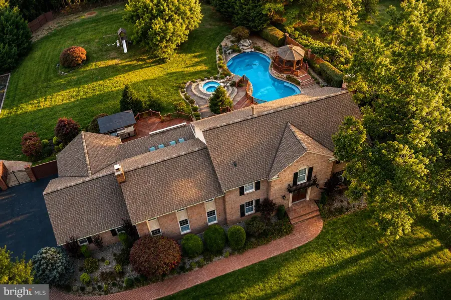 9424 Brian Jac Ln, Great Falls, VA 22066 - #2