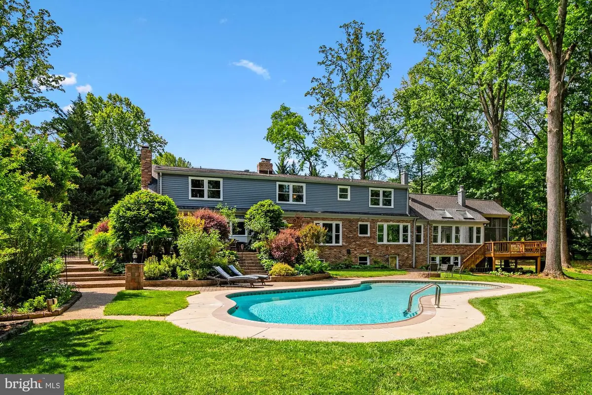 11416 Vale Rd, Oakton, VA 22124 - #1