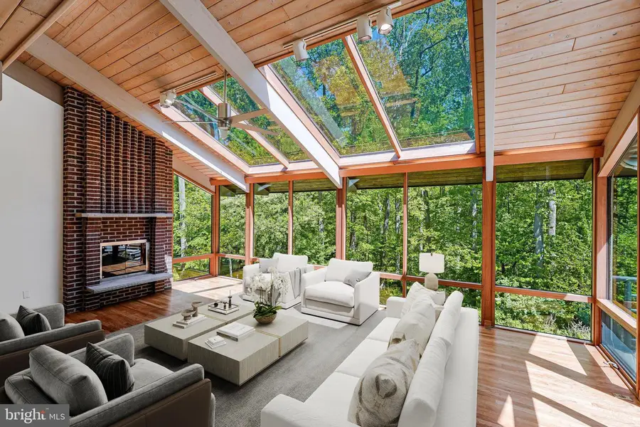 8620 Polk St, McLean, VA 22102 - #2