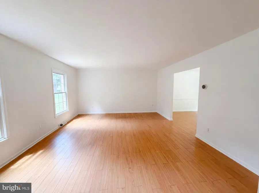 3211 Fox Mill Rd, Oakton, VA 22124 - #3