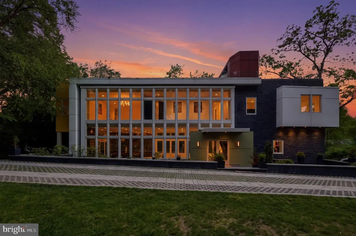 6304 Old Dominion Dr, McLean, VA 22101 - #1