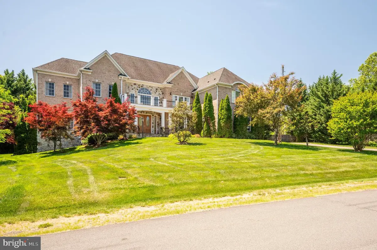 1002 Sherman Ct, Great Falls, VA 22066 - #1