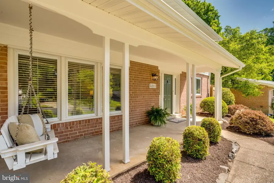 5211 Stonington Dr, Fairfax, VA 22032 - #3