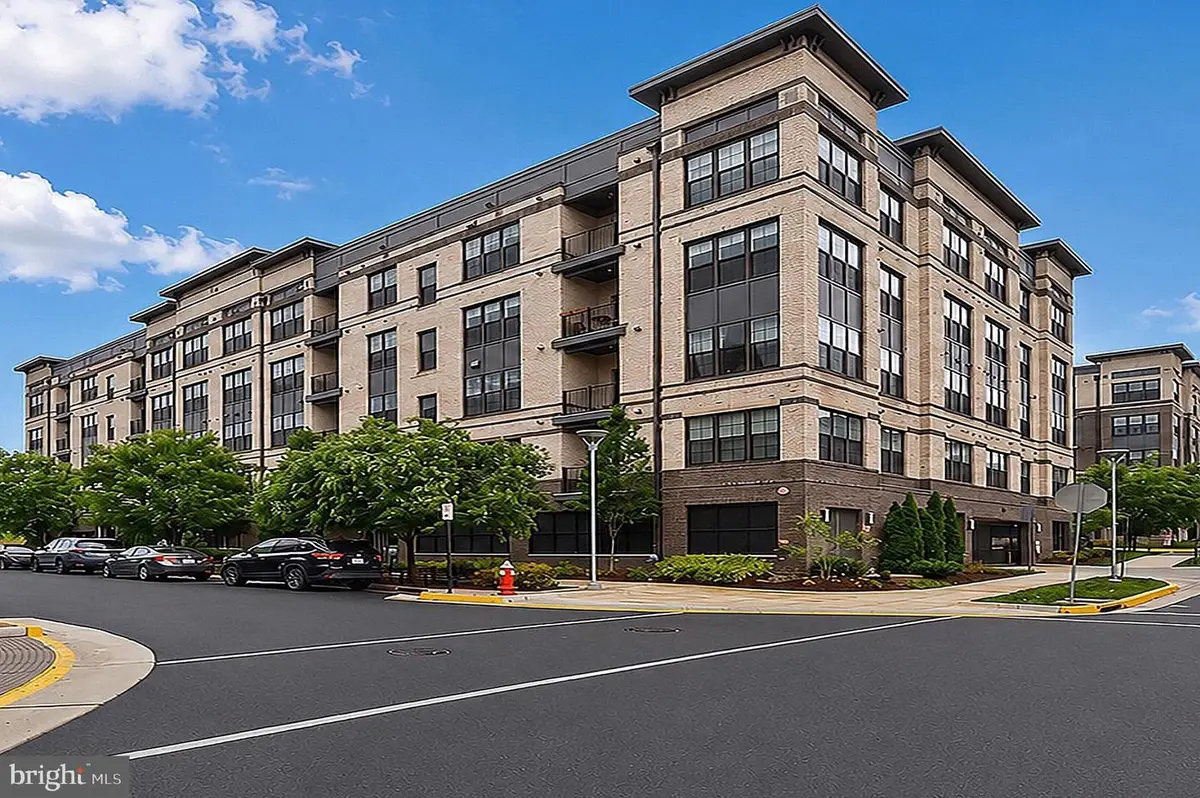 2319 Field Point Rd #102, Herndon, VA 20171 - #1
