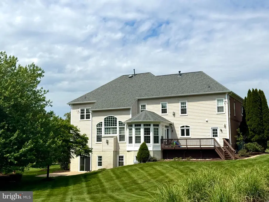 2939 Fox Mill Manor Dr, Oakton, VA 22124 - #2