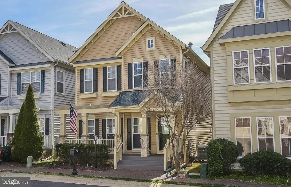 9123 Stonegarden Dr, Lorton, VA 22079 - #1