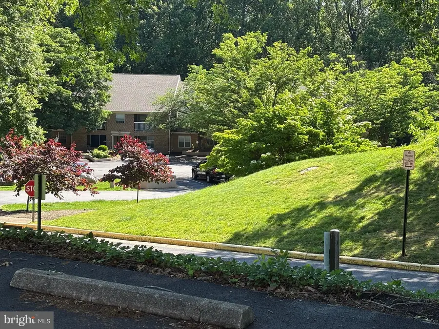 5835 Cove Landing Rd #304, Burke, VA 22015 - #2