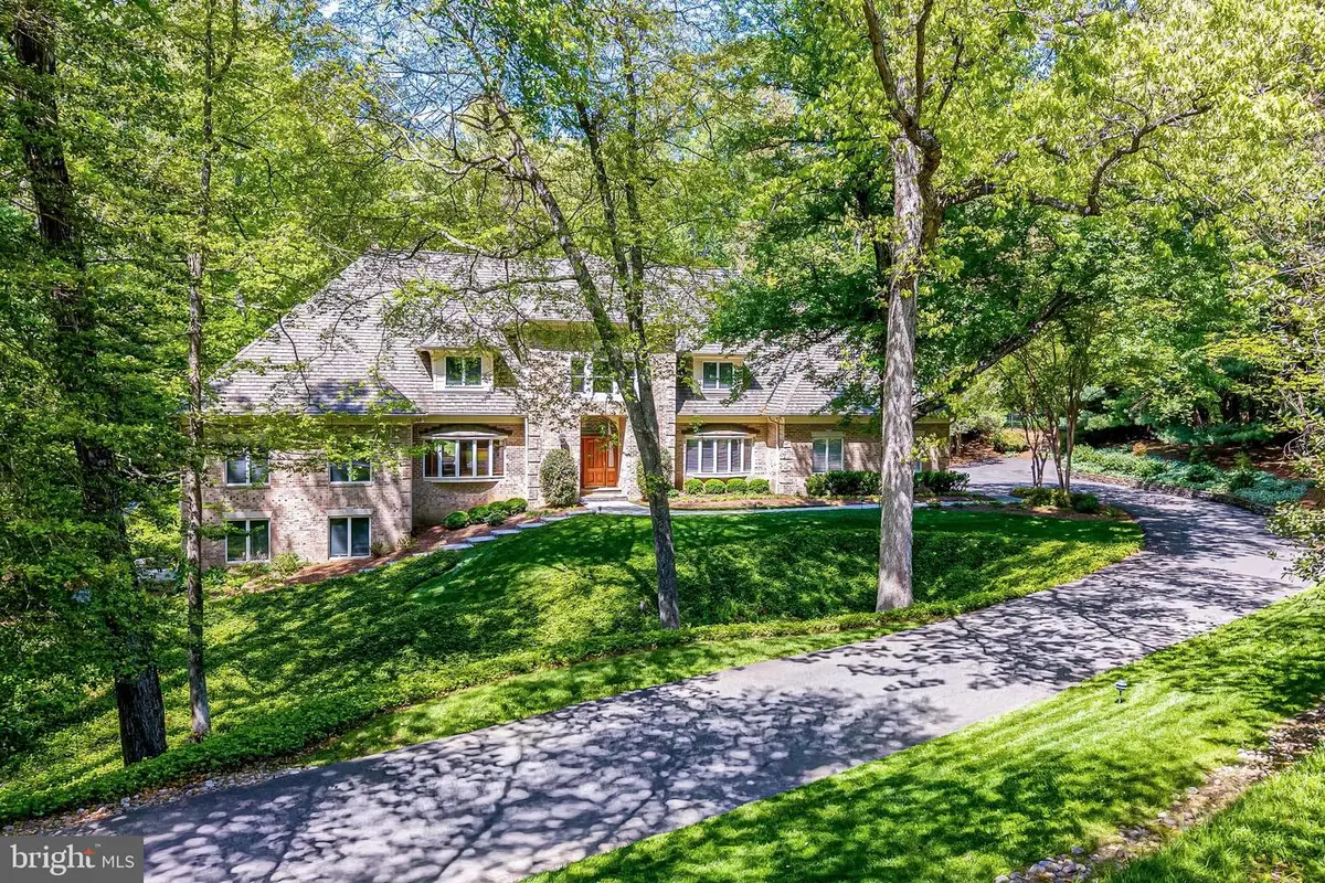2402 Oakmont Ct, Oakton, VA 22124 - #1