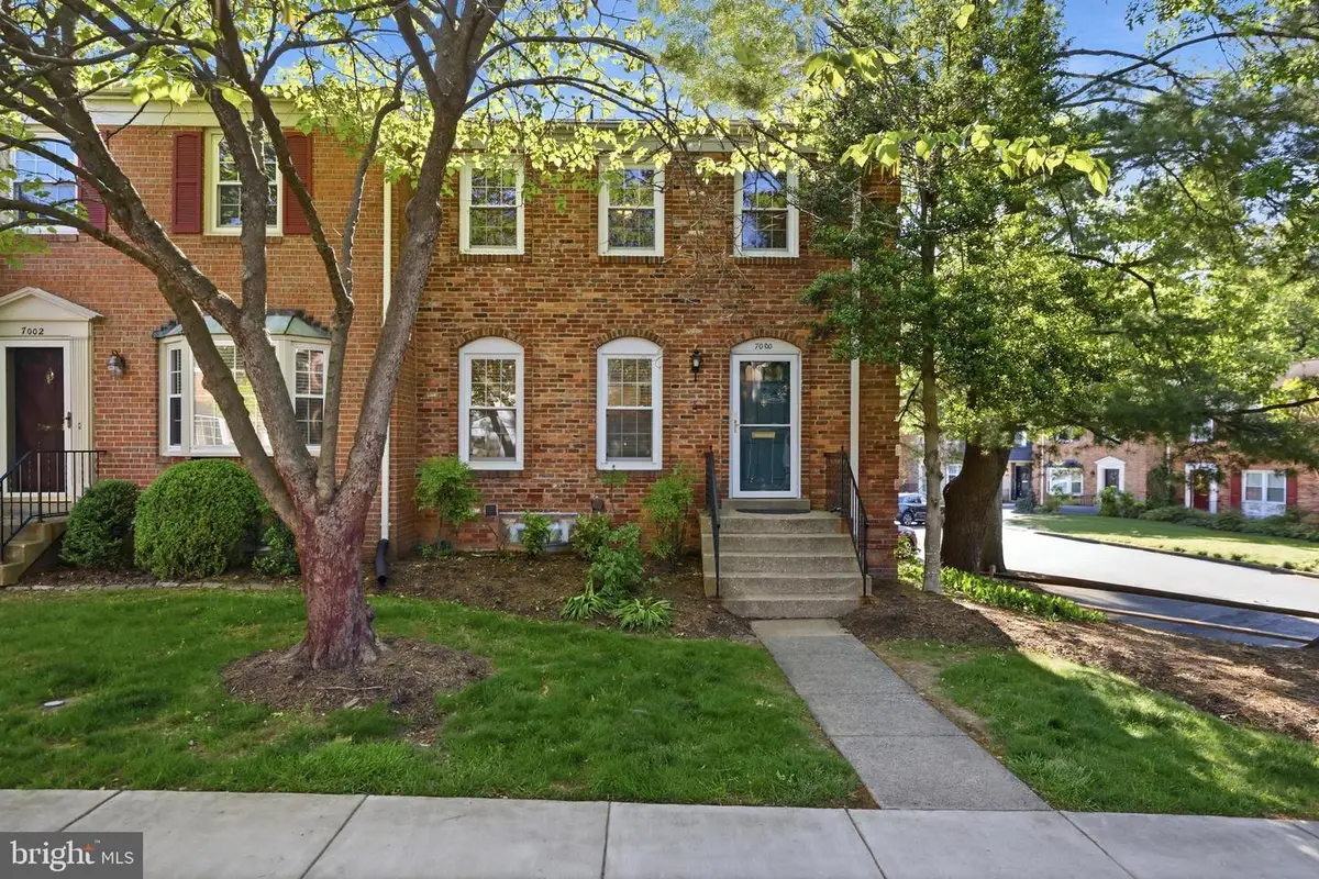 7000 Alicent Pl, McLean, VA 22101 - #1