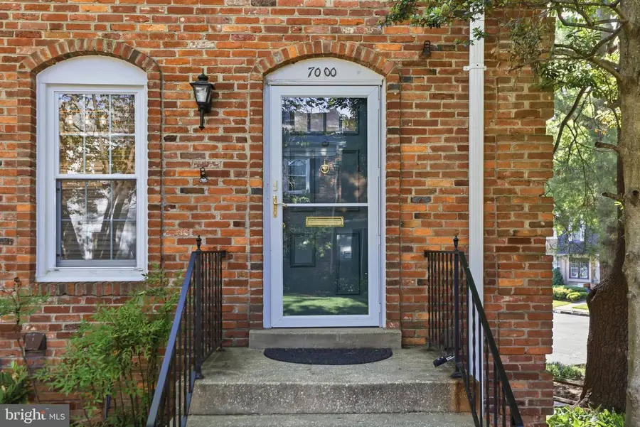 7000 Alicent Pl, McLean, VA 22101 - #3