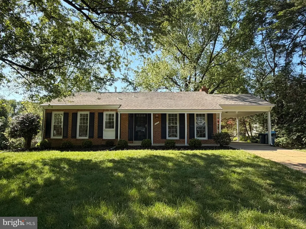 1827 Abbotsford Dr, Vienna, VA 22182 - #1