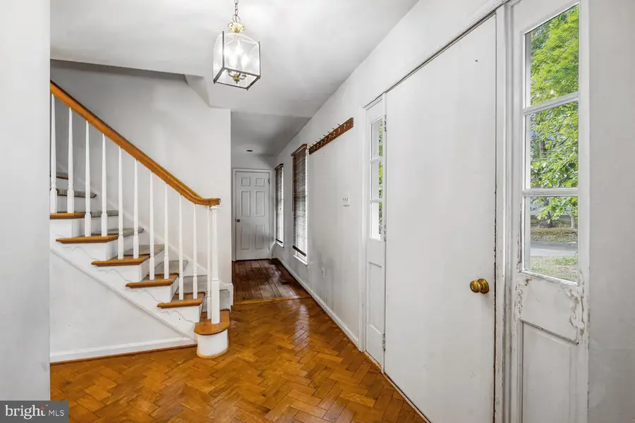 10802 Dayflower Ct, Reston, VA 20191 - #2