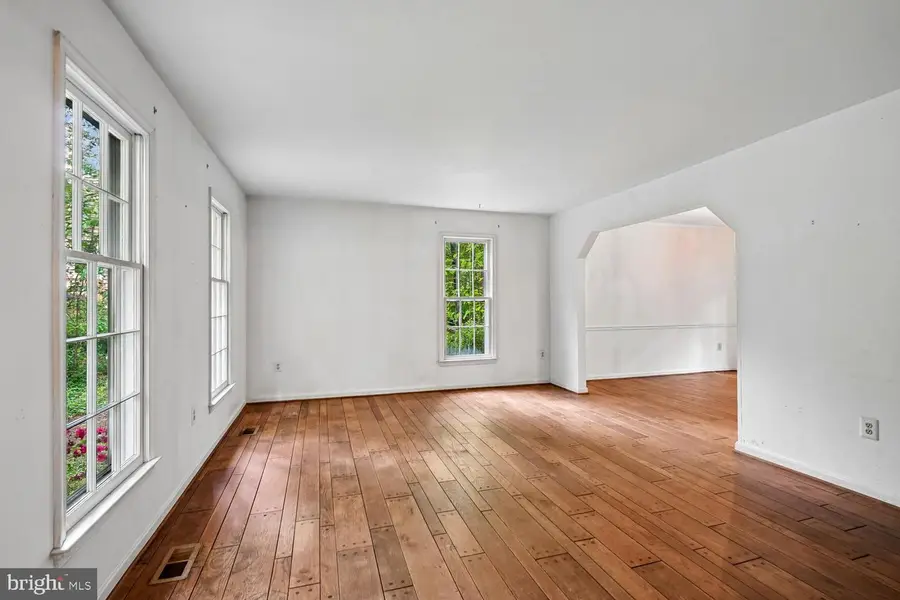 10802 Dayflower Ct, Reston, VA 20191 - #3
