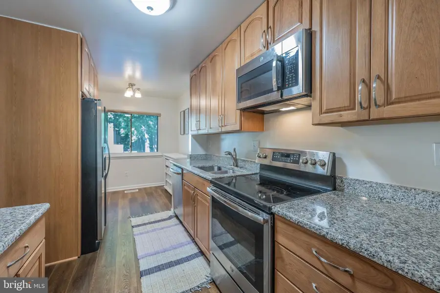 11917 Barrel Cooper Ct, Reston, VA 20191 - #2