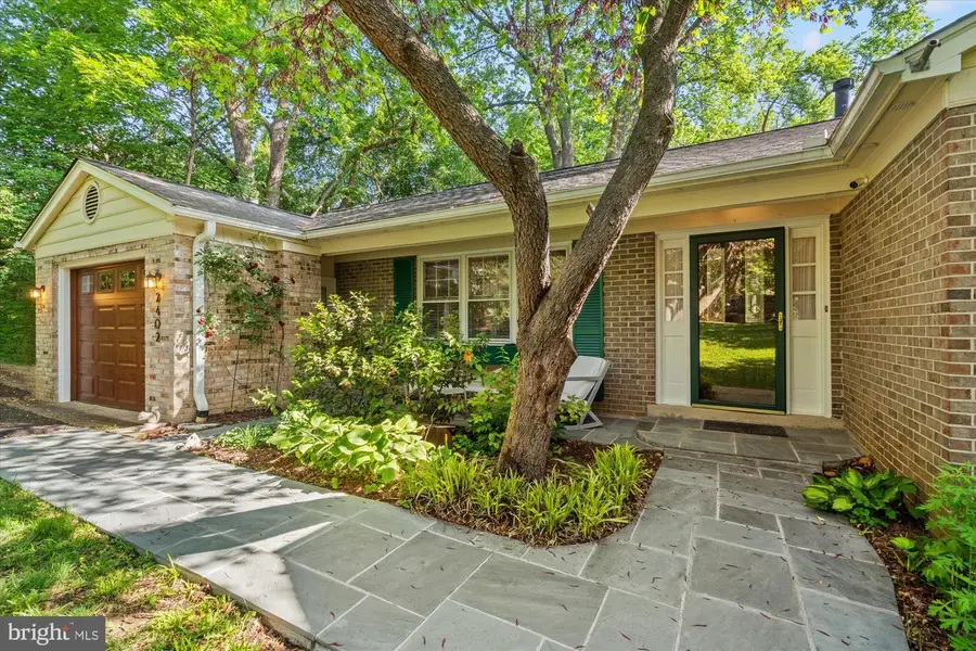 2402 Popkins Ln, Alexandria, VA 22306 - #2