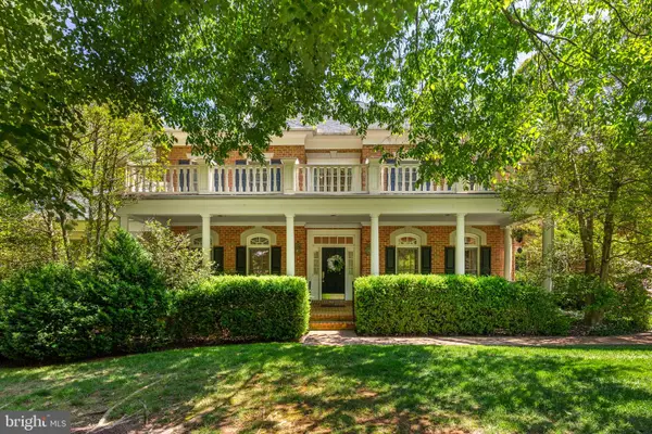 897 Chinquapin Rd, MCLEAN, VA 22102