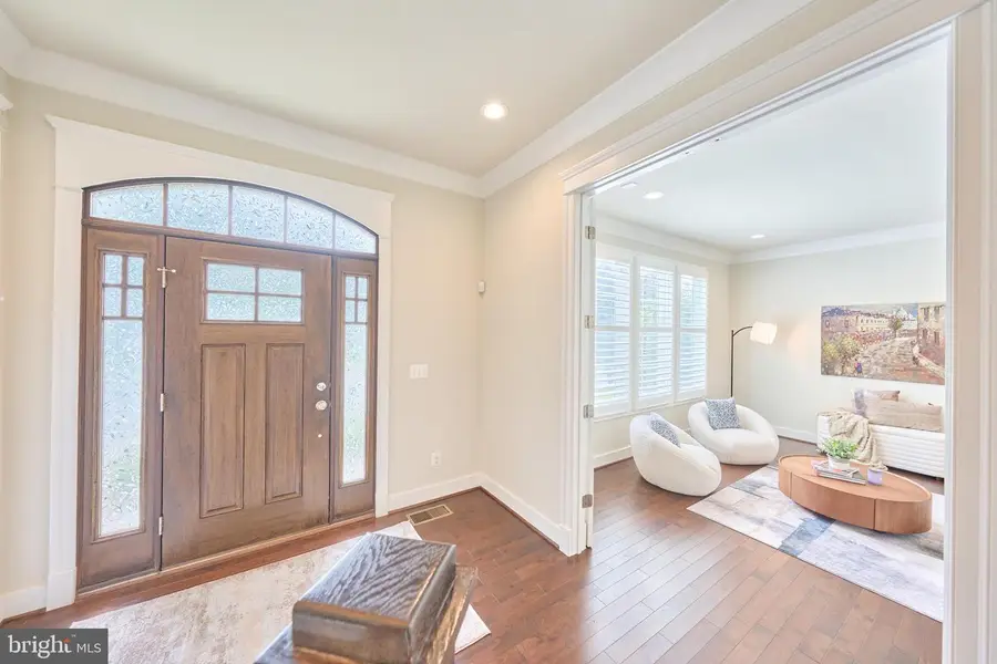 605 Meadow Ln Sw, Vienna, VA 22180 - #2