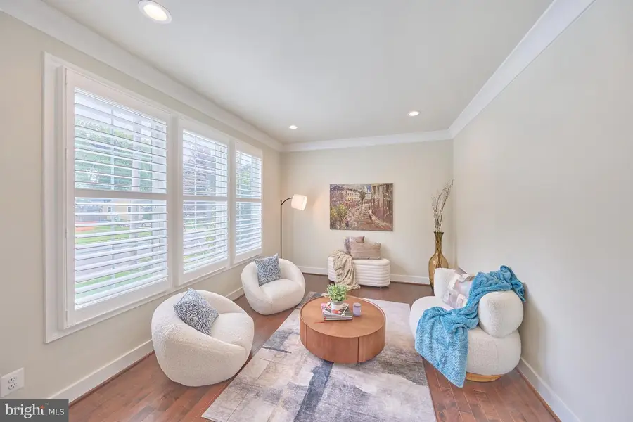 605 Meadow Ln Sw, Vienna, VA 22180 - #3