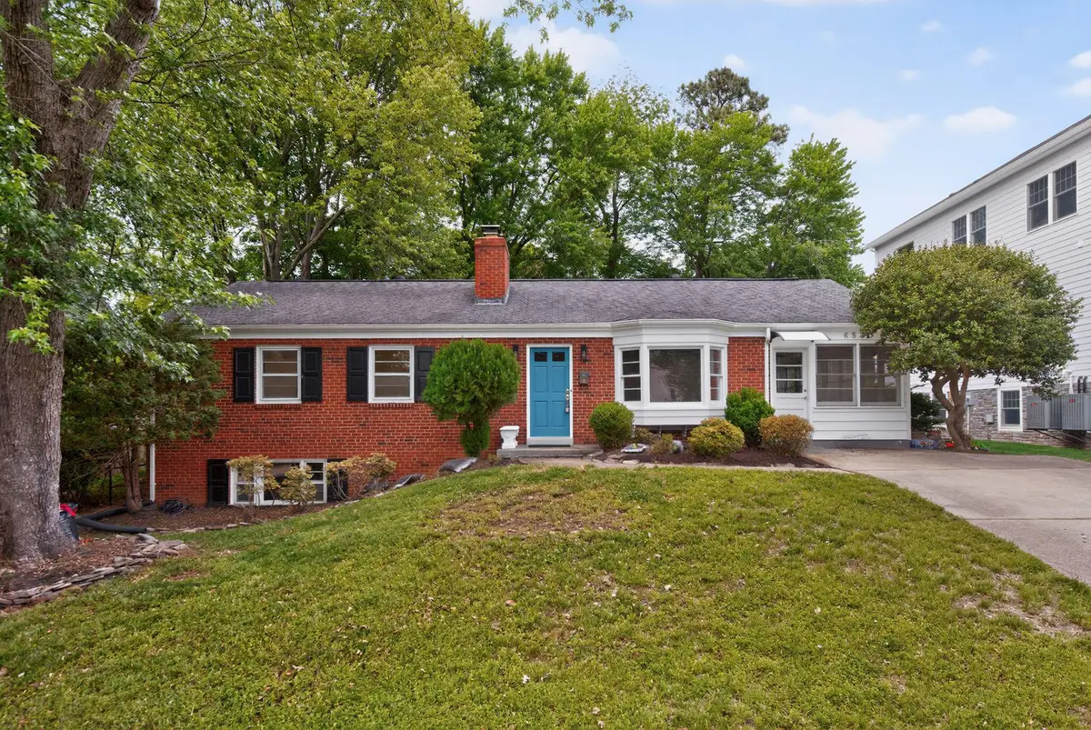 6530 Fairlawn Dr, McLean, VA 22101 - #1