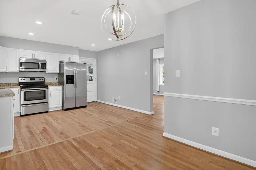 6530 Fairlawn Dr, McLean, VA 22101 - #3