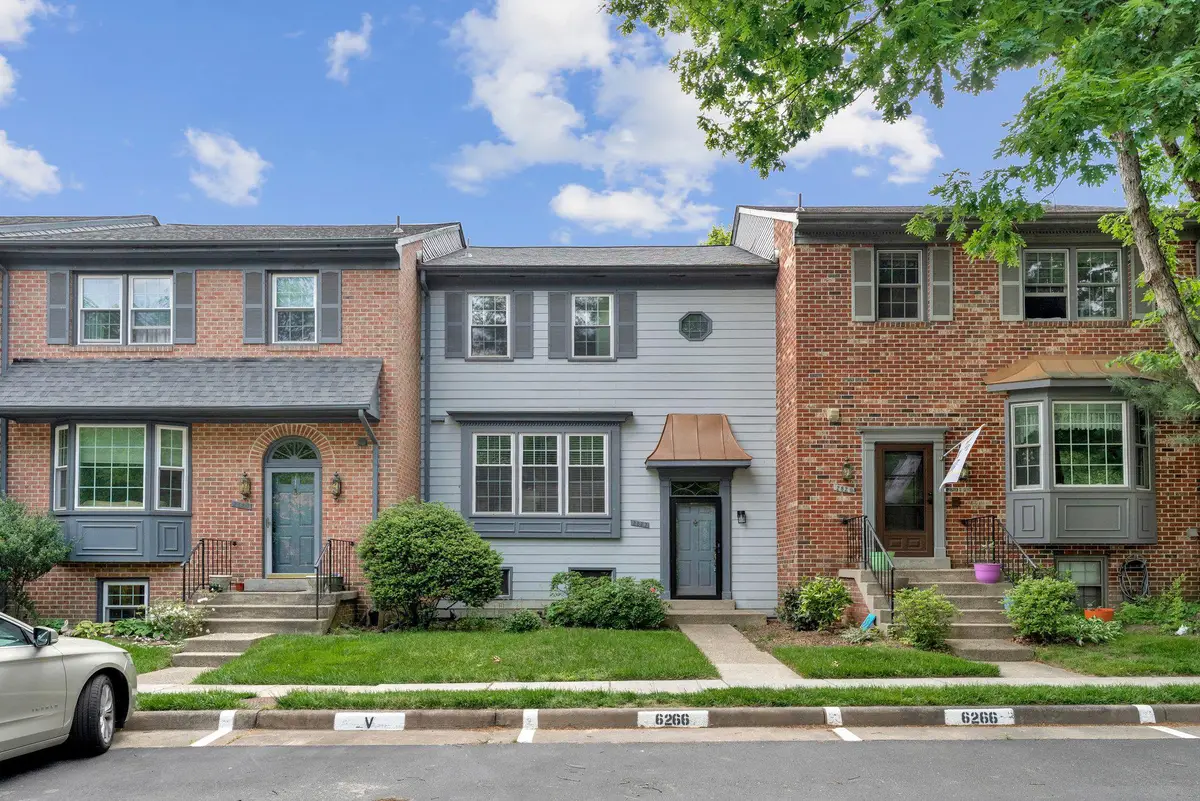 2827 Kelly Sq, Vienna, VA 22181 - #1