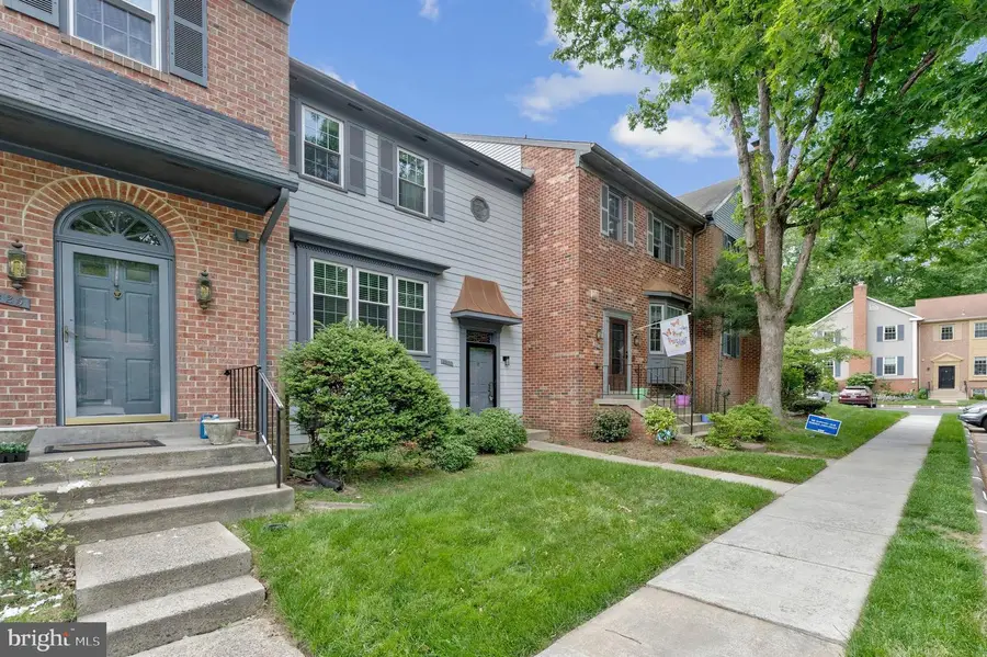 2827 Kelly Sq, Vienna, VA 22181 - #2