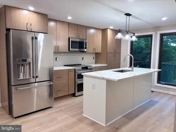 1806 N Shore Ct, RESTON, VA 20190
