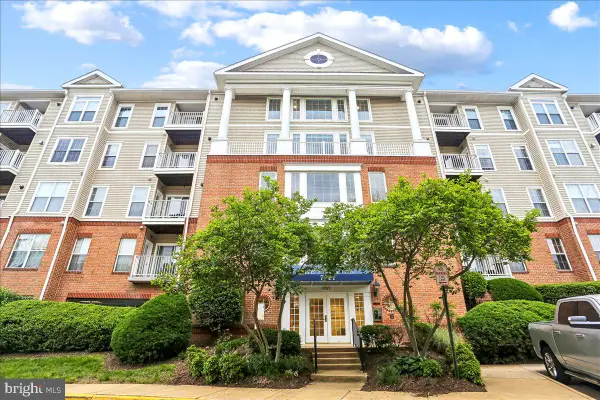 7011 Falls Reach Dr #101, FALLS CHURCH, VA 22043