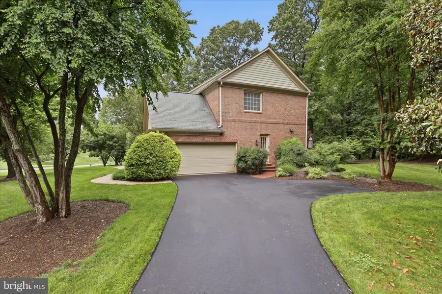 11711 Saddle Crescent Cir, Oakton, VA 22124 - #2
