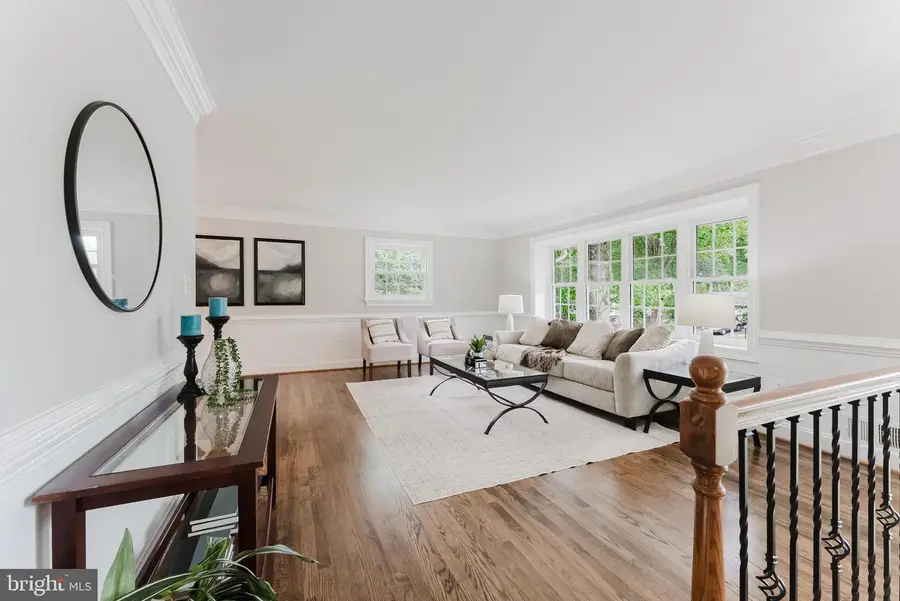 5034 Portsmouth Rd, Fairfax, VA 22032 - #3