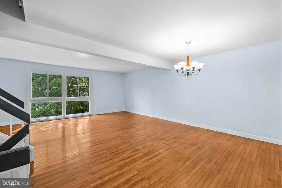 6018 Timber Hollow Ln, Springfield, VA 22152 - #3
