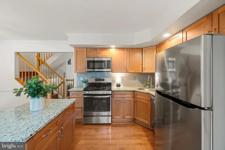 9536 Shepherd Hills Dr, Lorton, VA 22079 - #2
