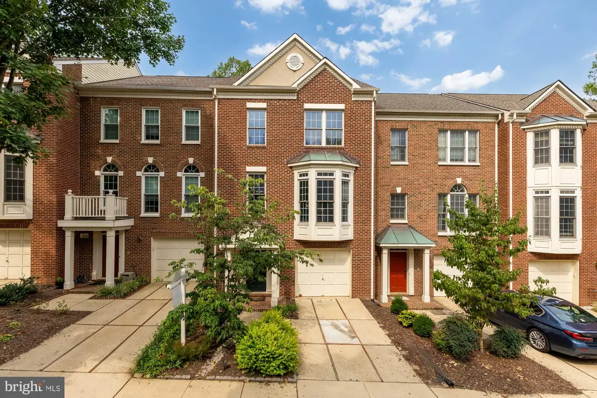 4024 Heatherstone Ct, Fairfax, VA 22030 - #1