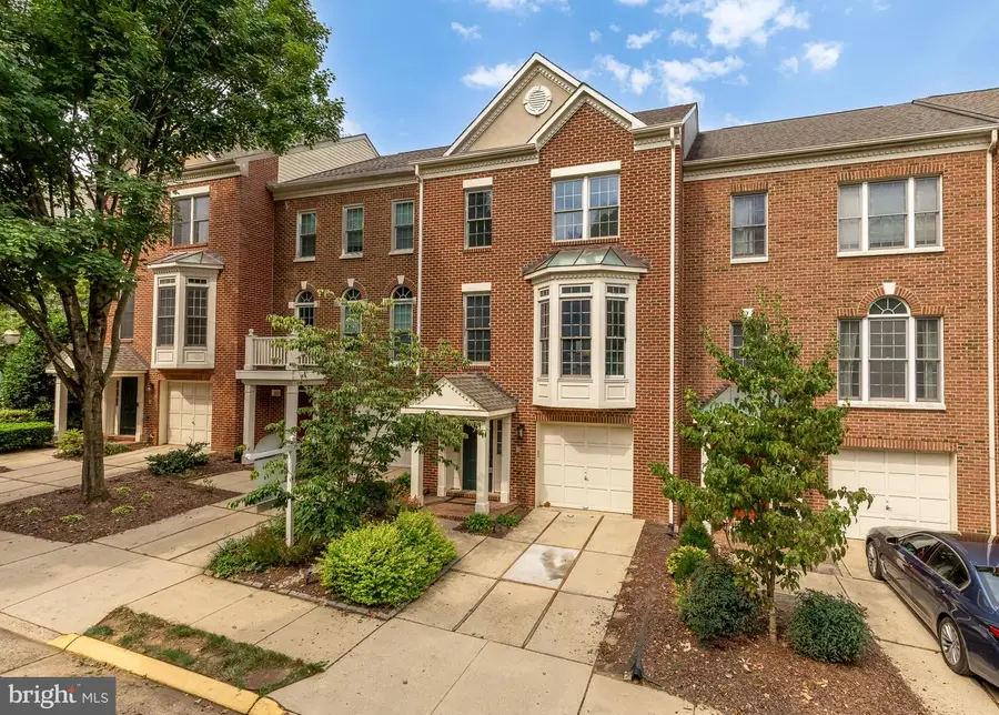 4024 Heatherstone Ct, Fairfax, VA 22030 - #2