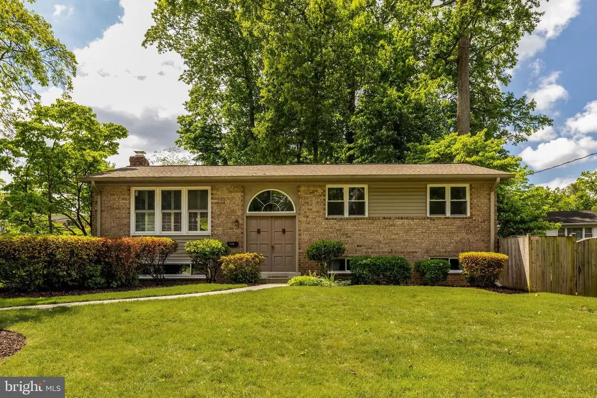 8803 Kenilworth Dr, Springfield, VA 22151 - #1