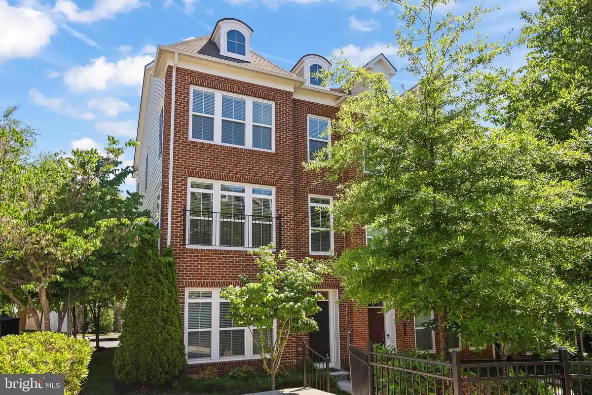 9640 Pullman Pl, Fairfax, VA 22031 - #1