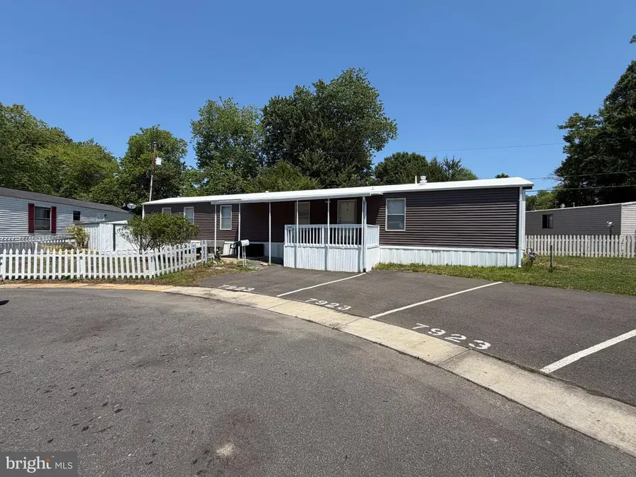 7913 Stork Rd, Alexandria, VA 22306 - #2