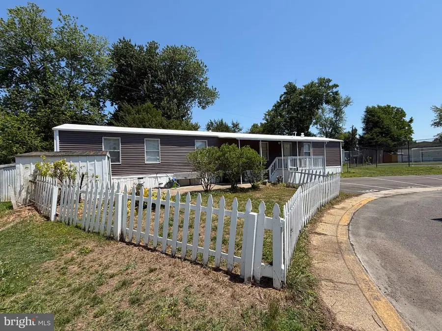 7913 Stork Rd, Alexandria, VA 22306 - #3