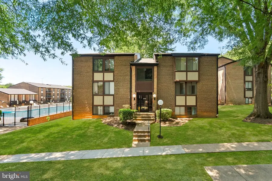 9713 Kings Crown Ct #2, Fairfax, VA 22031 - #3