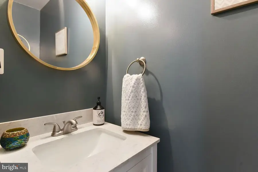 14215 Beddingfield Way, Centreville, VA 20121 - #3