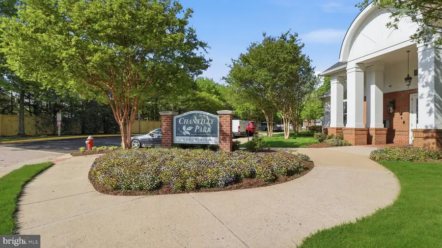 3810 Lightfoot St #402, Chantilly, VA 20151 - #3