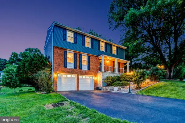 933 War Admiral St, GREAT FALLS, VA 22066