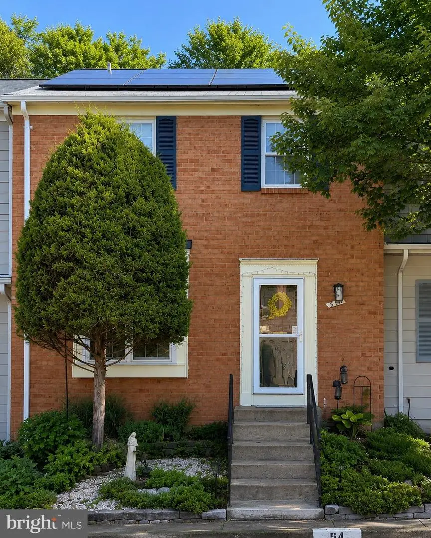 8346 Stationhouse Ct, Lorton, VA 22079 - #1