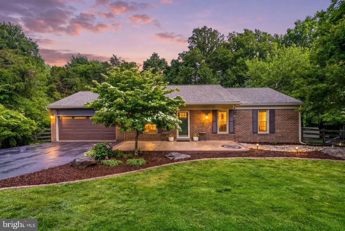 2605 Seskey Glen Ct, Herndon, VA 20171 - #1