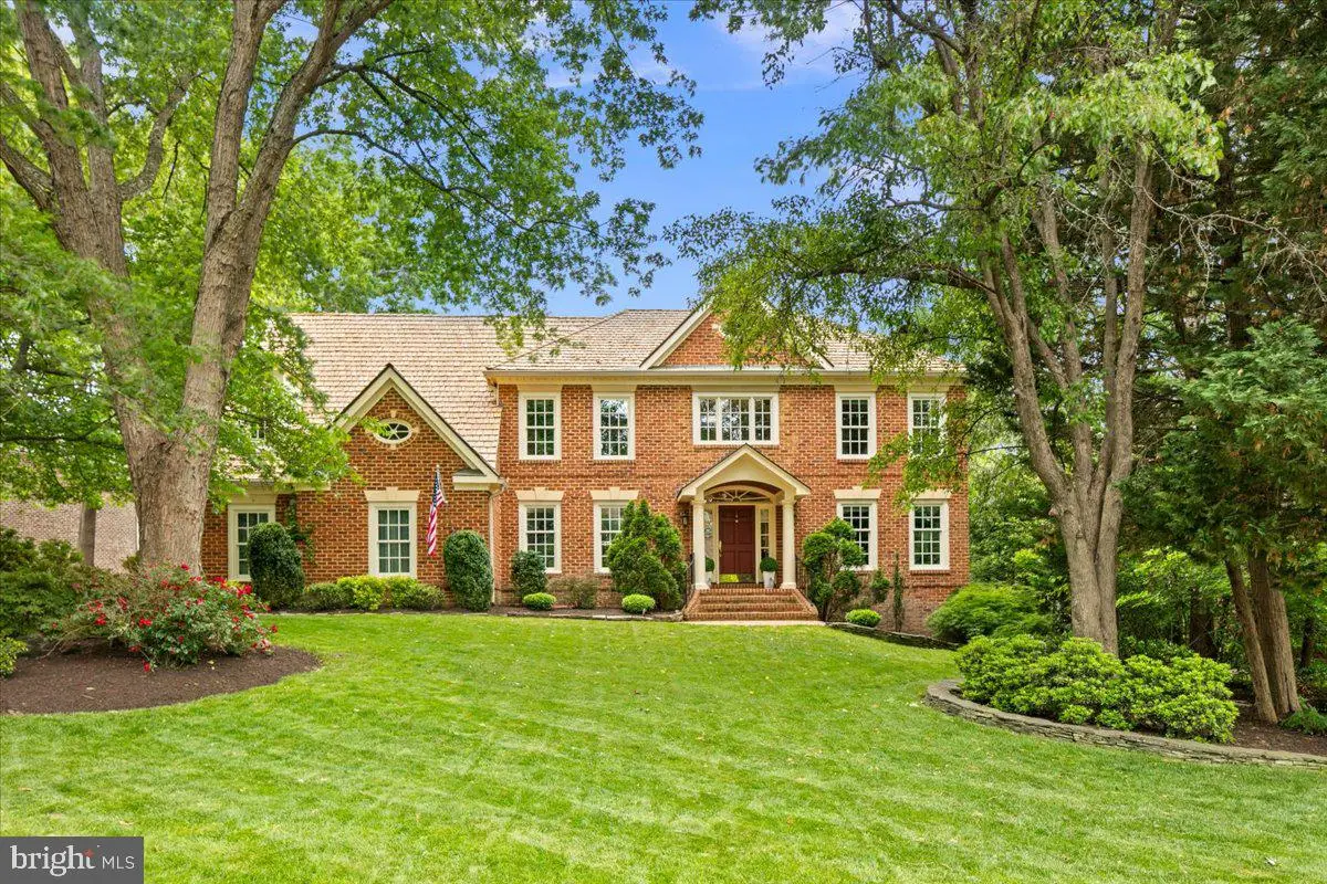 3801 Washington Woods Dr, Alexandria, VA 22309 - #1
