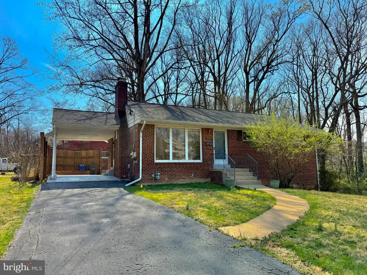 7401 Camp Alger Ave, Falls Church, VA 22042 - #1