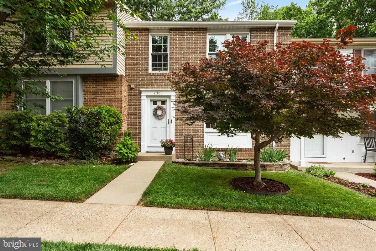2303 Middle Creek Ln, Reston, VA 20191 - #1