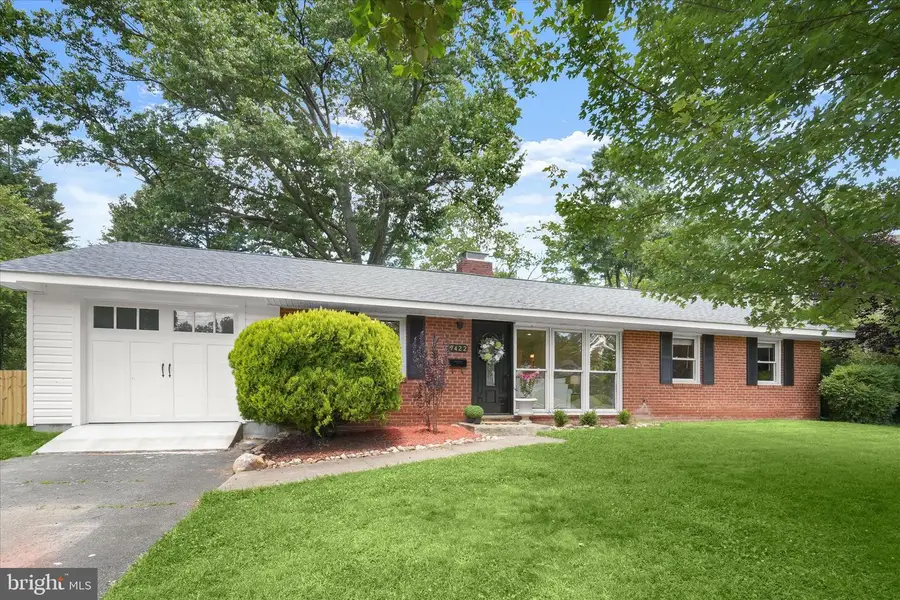 7422 Axton St, Springfield, VA 22151 - #2
